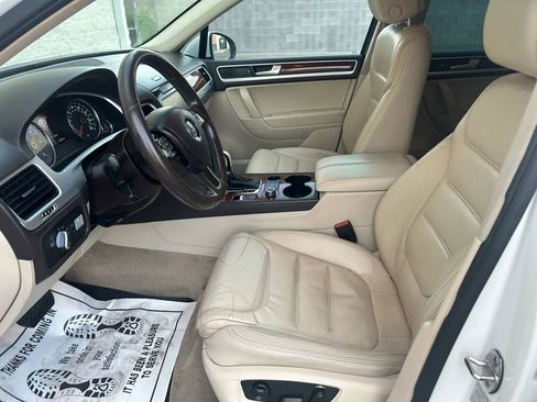 Used 2013 Volkswagen Touareg TDI AWD/4WD image 13