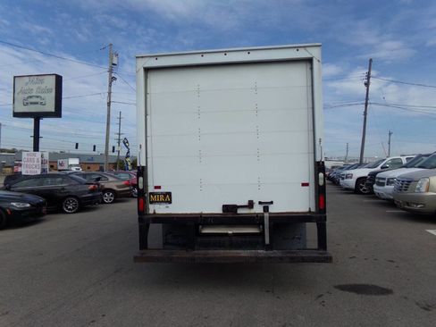 Used 2017 Ford E-450 and Econoline 450 Super Duty w/ Power Windows & Locks Group image 6