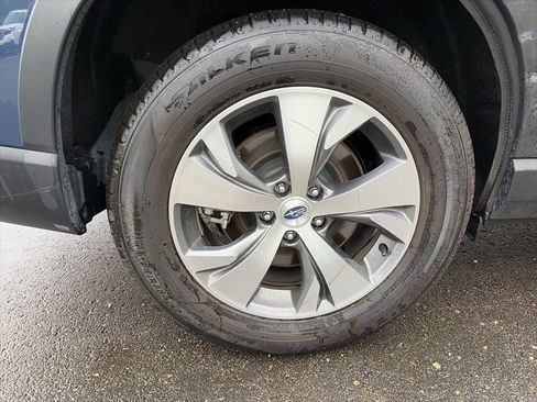 Certified 2025 Subaru Ascent Premium AWD/4WD image 8