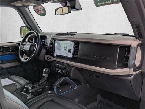 Used 2023 Ford Bronco Wildtrak AWD/4WD image 19