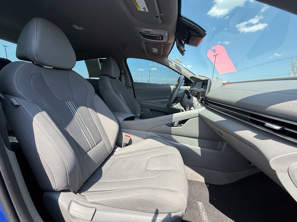 Used 2023 Hyundai Elantra SEL w/ Convenience Package FWD image 27