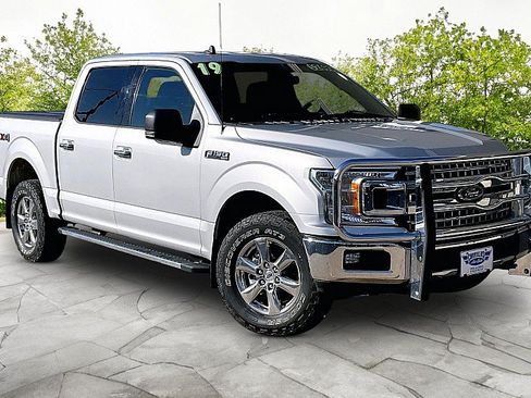 Used 2019 Ford F150 XLT w/ Equipment Group 302A Luxury AWD/4WD image 3