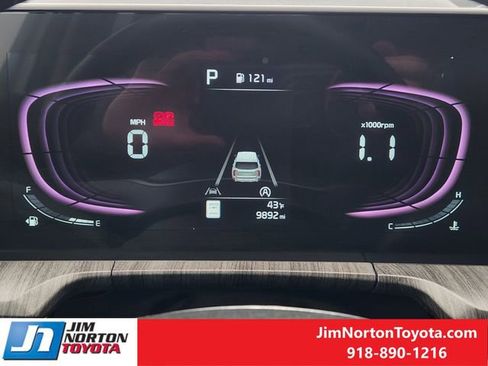 Used 2025 Kia Telluride EX image 16