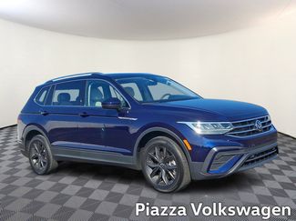 Certified 2024 Volkswagen Tiguan SE image 1