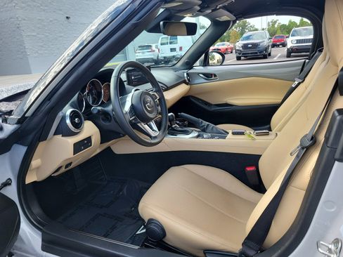 Used 2025 MAZDA MX-5 Miata Grand Touring RWD image 15