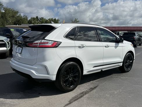 Certified 2024 Ford Edge SE w/ Black Appearance Package AWD/4WD image 5