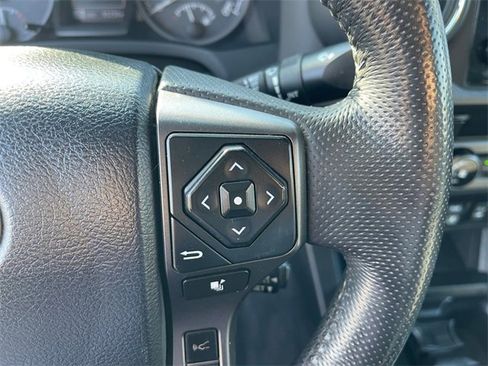 Used 2018 Toyota Tacoma TRD Sport image 27