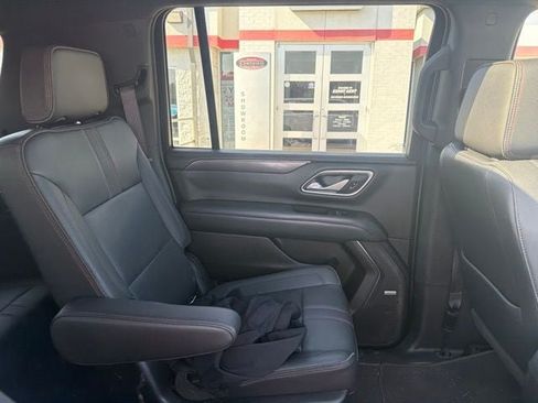 Used 2022 Chevrolet Suburban RST w/ Luxury Package AWD/4WD image 13