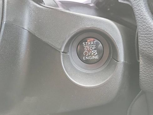Used 2018 Jeep Compass Limited AWD/4WD image 13