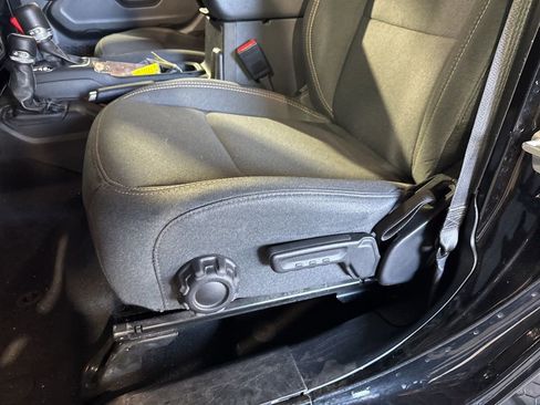 Used 2024 Jeep Wrangler Sport S image 24