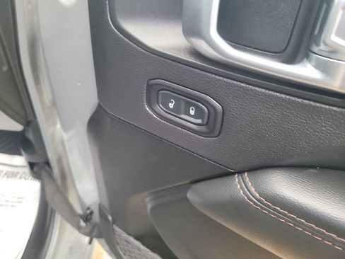 Used 2022 Jeep Wrangler Unlimited Rubicon w/ Xtreme Recon 35" Tire Package image 27