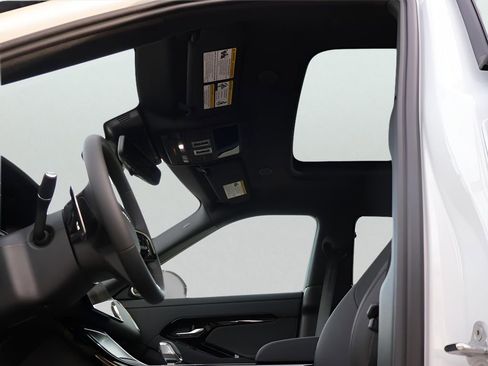 New 2026 Land Rover Range Rover Evoque S AWD/4WD image 38