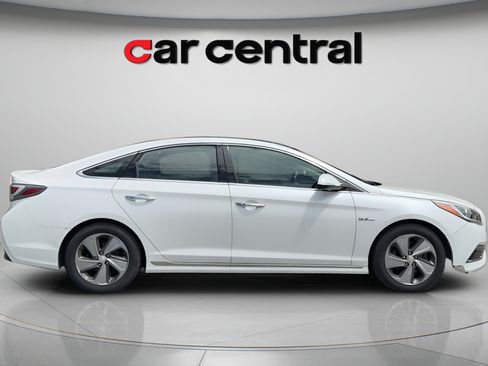 Used 2017 Hyundai Sonata Limited w/ Ultimate Package 02 FWD image 7