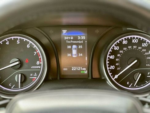 Used 2021 Toyota Camry SE image 19