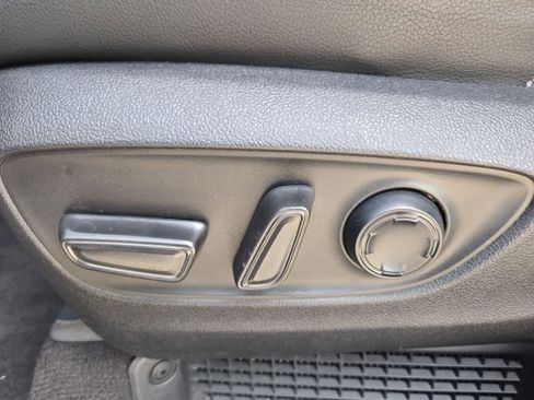 Used 2022 Toyota Sienna XSE FWD image 16
