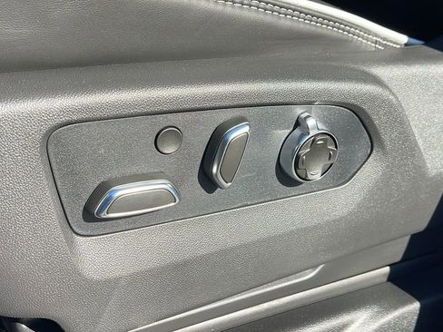 New 2026 GMC Yukon XL AT4 Ultimate AWD/4WD image 14
