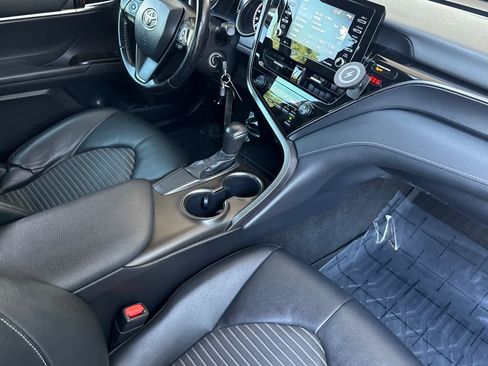 Used 2021 Toyota Camry SE FWD image 15