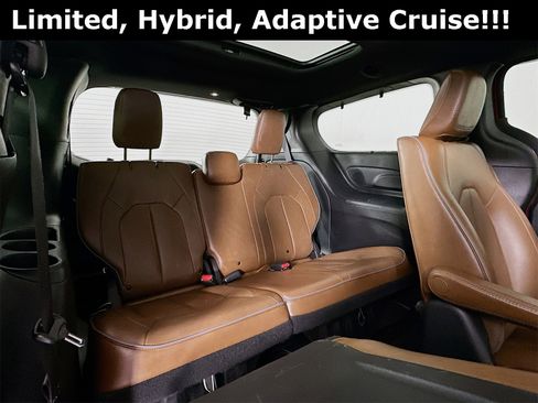 Used 2021 Chrysler Pacifica Limited image 29