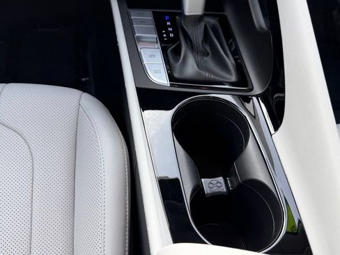 Certified 2023 Hyundai Elantra Limited FWD image 20