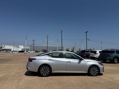 Certified 2025 Nissan Altima 2.5 SV FWD image 26