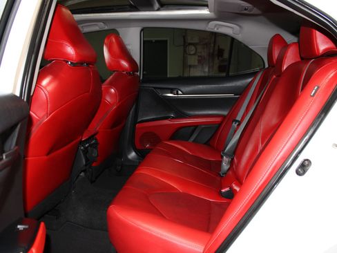Used 2020 Toyota Camry XSE FWD image 27