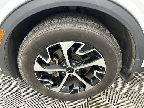 Used 2023 Kia Sportage EX image 12