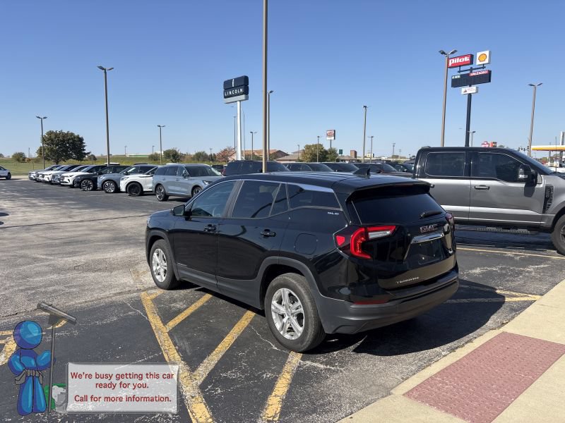 Used 2024 GMC Terrain SLE FWD image 3