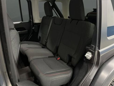 Used 2024 Jeep Wrangler Unlimited Rubicon image 28