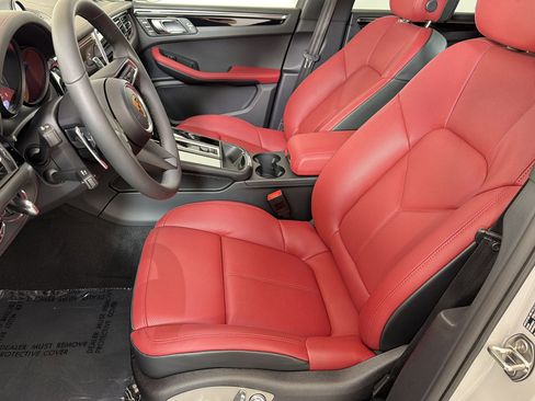 New 2026 Porsche Macan image 5