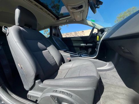 Used 2011 Volvo C30 T5 w/ Preferred Pkg image 14