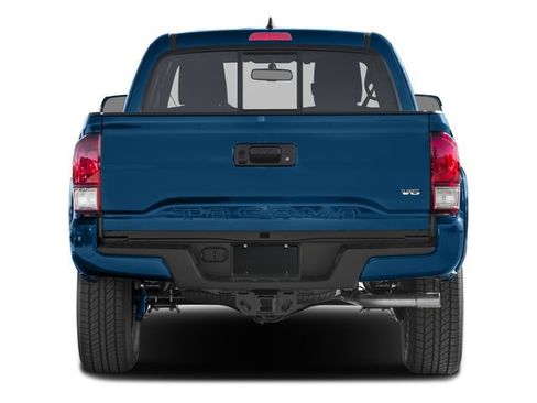 Used 2017 Toyota Tacoma TRD Sport w/ Tow Package AWD/4WD image 5