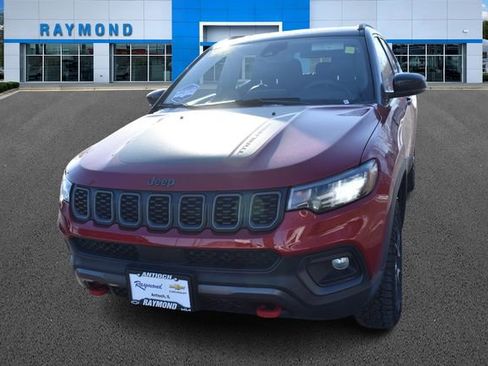 Used 2025 Jeep Compass Trailhawk AWD/4WD image 8