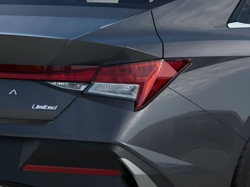 New 2026 Hyundai Elantra Limited FWD image 18