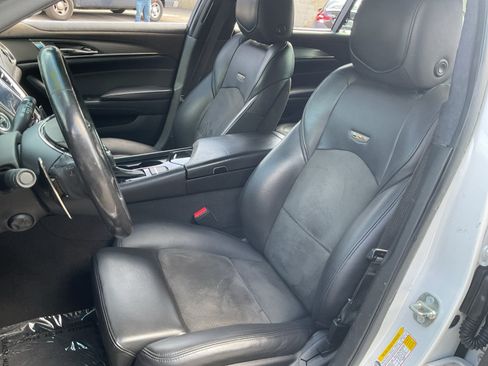 Used 2018 Cadillac CTS V w/ Luxury Package RWD image 18
