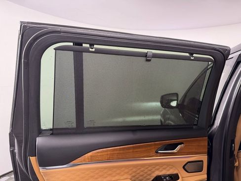 Used 2022 Jeep Grand Cherokee L Summit image 23