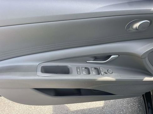 Used 2023 Hyundai Elantra SEL FWD image 16