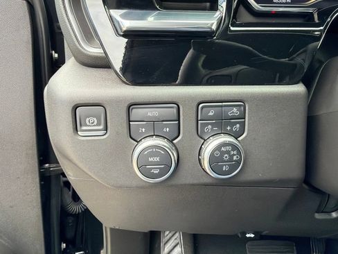 Used 2025 GMC Sierra 1500 SLT AWD/4WD image 25