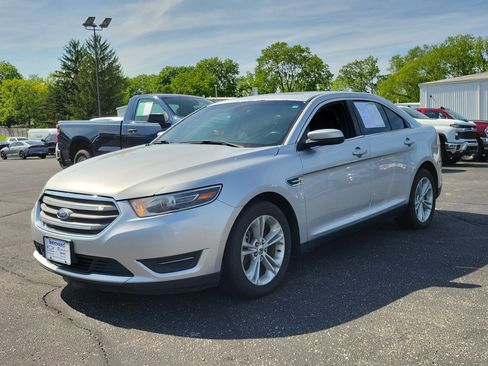 Used 2018 Ford Taurus SEL w/ Equipment Group 201A FWD image 2