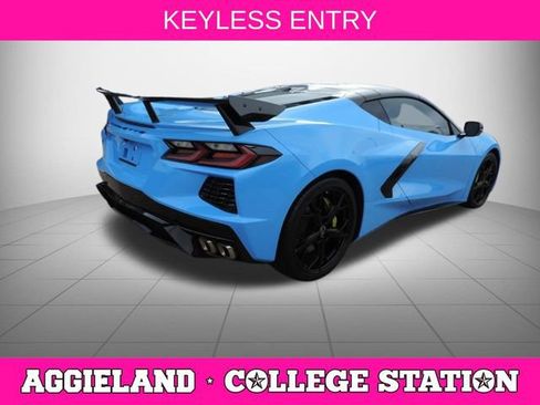 Used 2022 Chevrolet Corvette Stingray Preferred Cpe w/ Z51 Performance Package RWD image 4