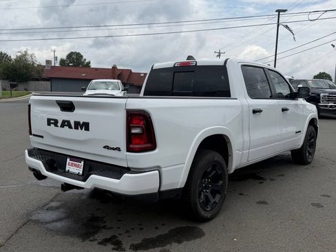 Used 2025 RAM 1500 Big Horn AWD/4WD image 3