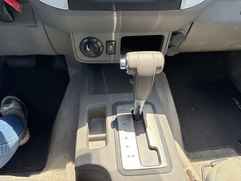 Used 2013 Nissan Frontier SV AWD/4WD image 17