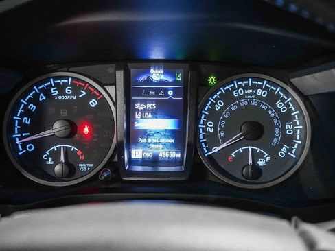 Used 2021 Toyota Tacoma TRD Off-Road image 27