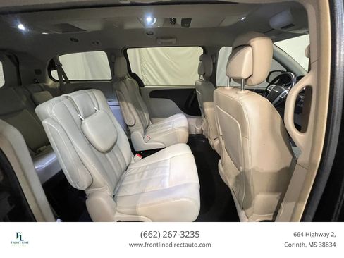 Used 2015 Chrysler Town & Country Touring FWD image 22