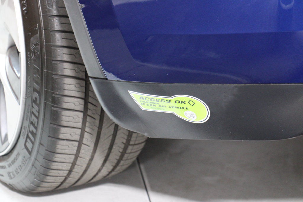 Used 2023 Tesla Model Y Long Range AWD/4WD image 26