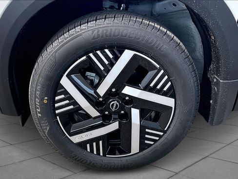 New 2026 Nissan Kicks SV FWD image 9
