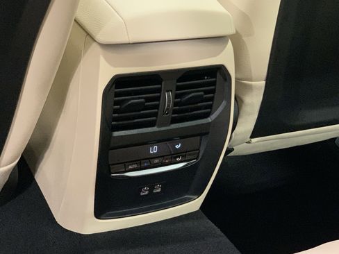 Used 2025 BMW 330i xDrive 330i xDrive w/ Premium Package image 30