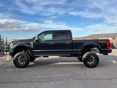 Used 2020 Ford F250 Platinum image 2