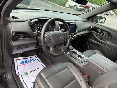 Used 2023 Chevrolet Traverse RS w/ LPO, Floor Liner Package AWD/4WD image 10