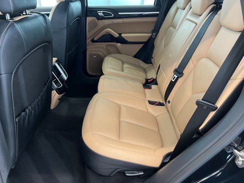 Used 2015 Porsche Cayenne Diesel AWD/4WD image 32