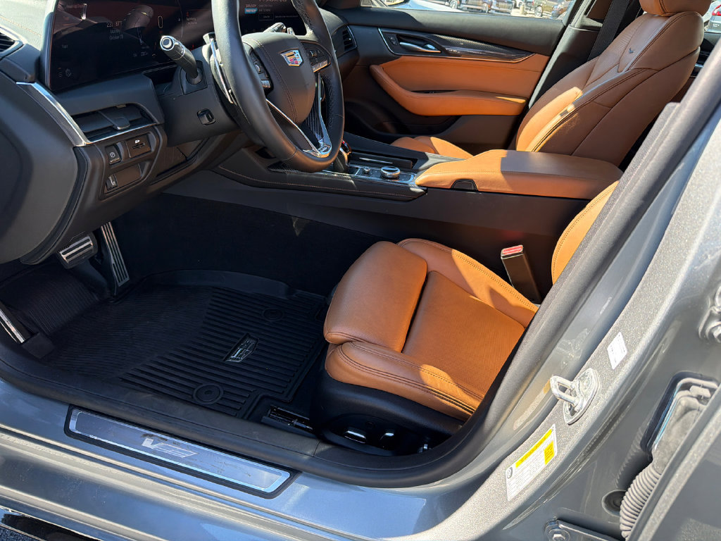 Used 2025 Cadillac CT5 V w/ Platinum Package AWD/4WD image 9